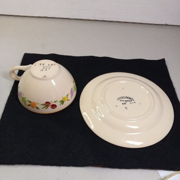 Vintage Franciscan Small Fruit design Cup/Saucer Cottagecore Grandmacore Kitsch - Picture 6 of 9